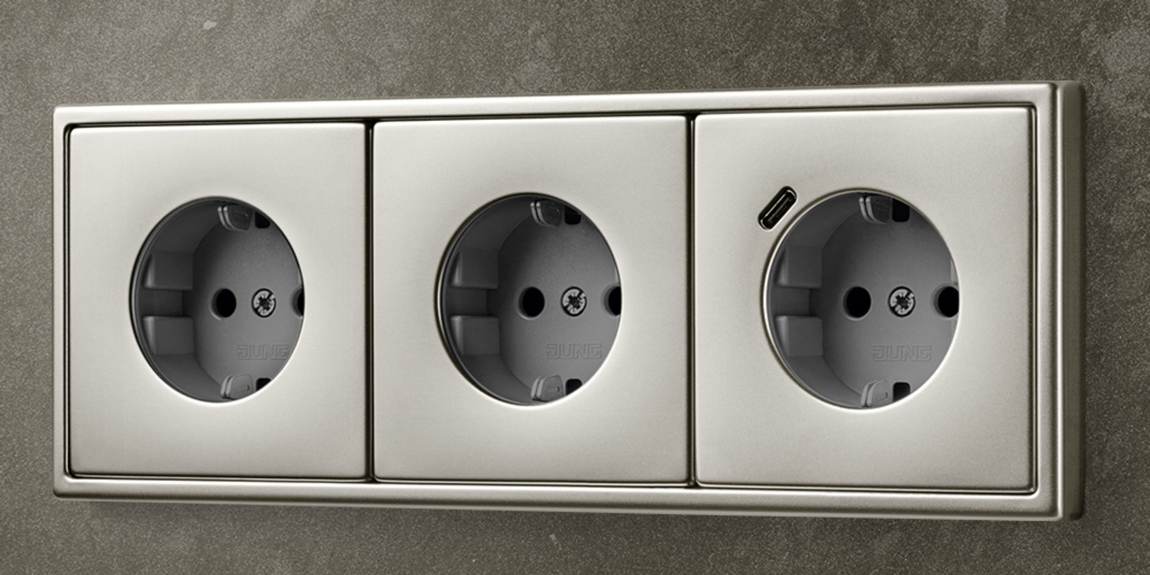 SCHUKO® Steckdosen mit USB bei Elektro-Steiger GmbH in Bad Elster